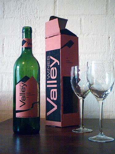 Valley Wines bottle and packaging design