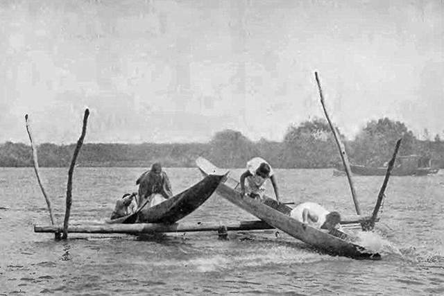 canoe hurdling competition