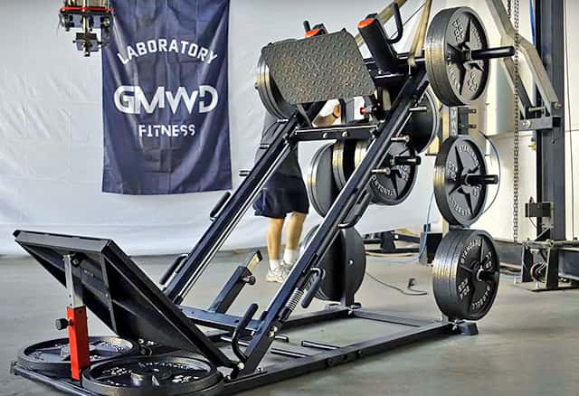 hack squat machine