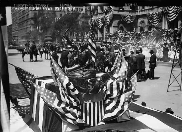 marathon_trophy_1908.jpg (large)