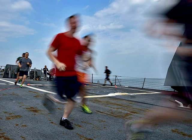 soldiers running