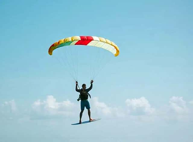 skysurfing