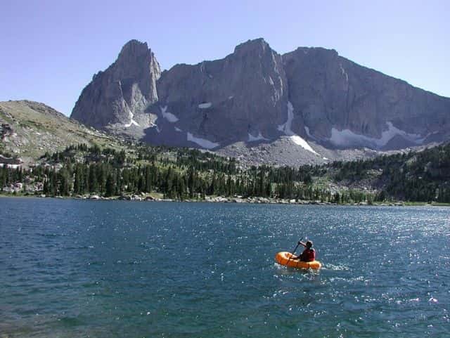 canoeing_on_a_lake.jpg (large)