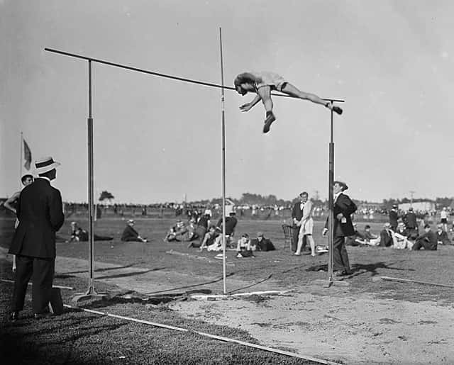 pole vaulter 1908