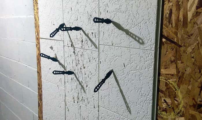 knife throwing