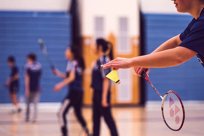 badminton serve