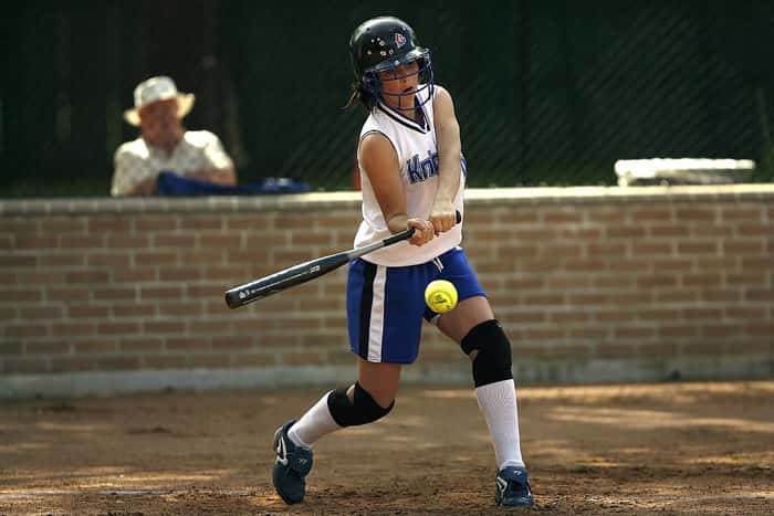 softball players