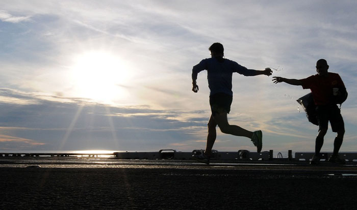 runner  keeping hydrated