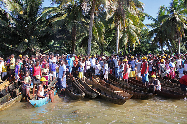 boat race in Madagascar