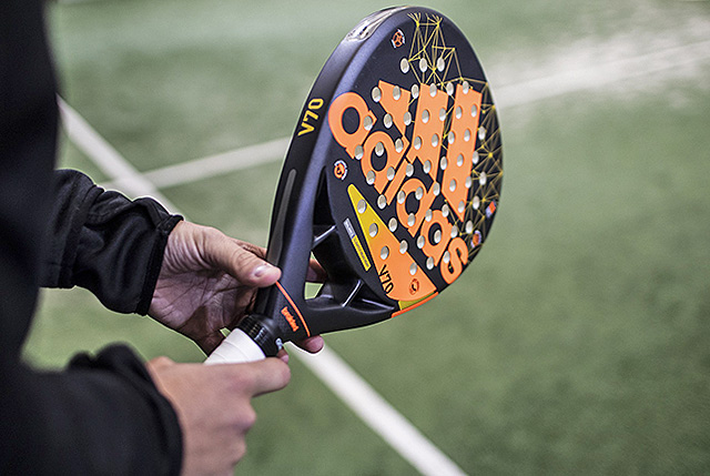 a solid string-less racque is used in padel