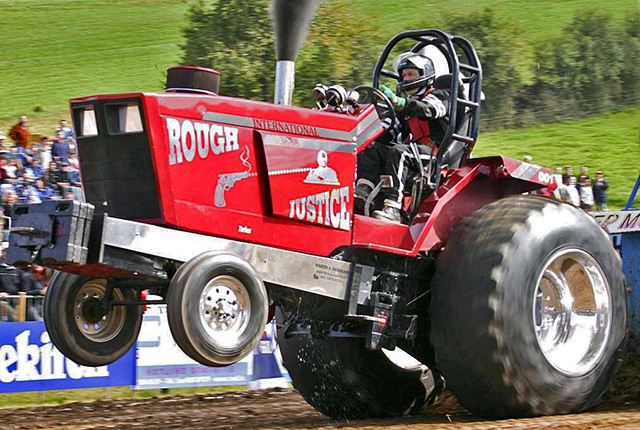 tractor pull event 