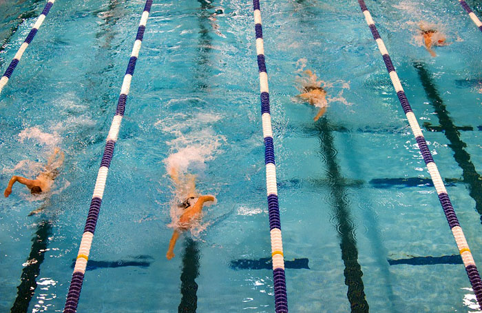 Swimming race