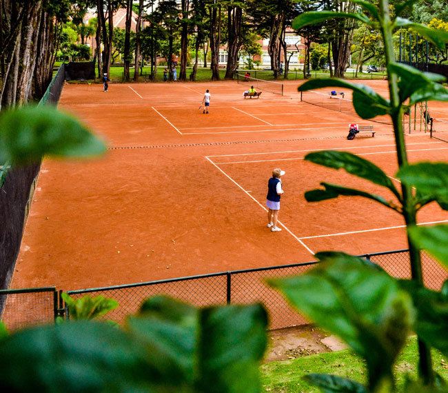 social tennis matches in Colombia