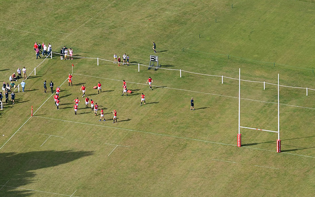 players playing fast-paced rugby tens