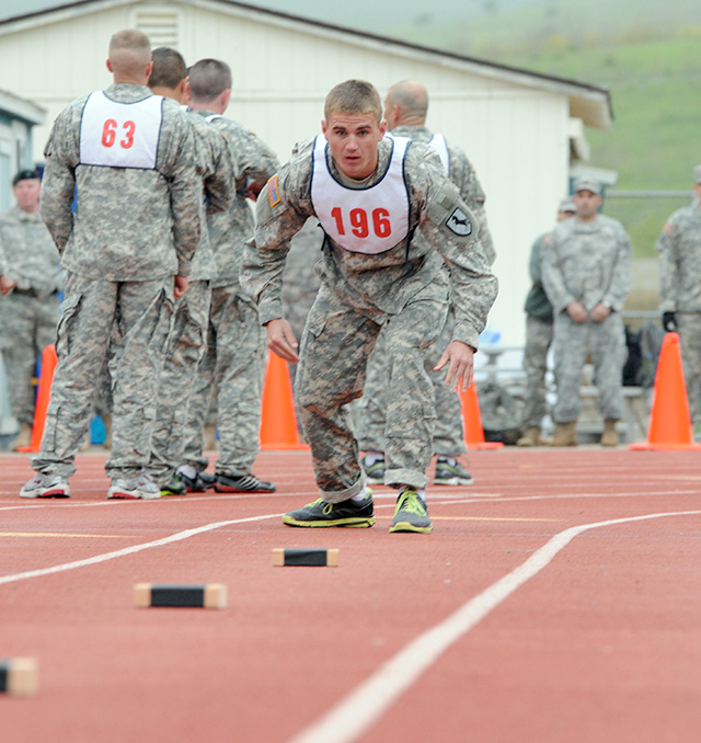 An Army recuit performs a 60-Yard Shuttle Test