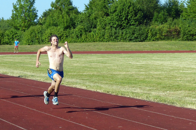 sprint runnig test on a track